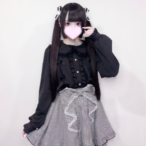 リボン丸襟ブラウス
