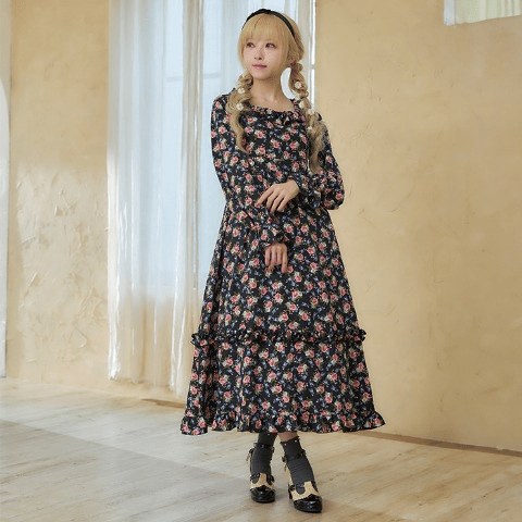 花柄フリルワンピース（星名桜子）