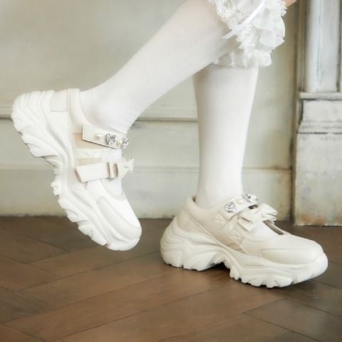 スニーカー（星名桜子）
